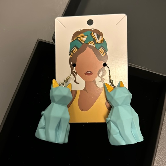 Great Deal Gorgeous Earrings - Picture 1 of 3